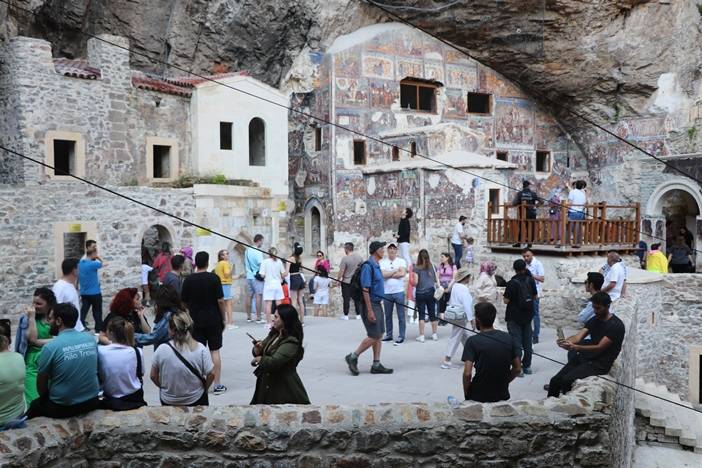 Trabzon'da Sümela Manastırı'nı kaç kişi ziyaret etti? Sayı giderek artıyor 6